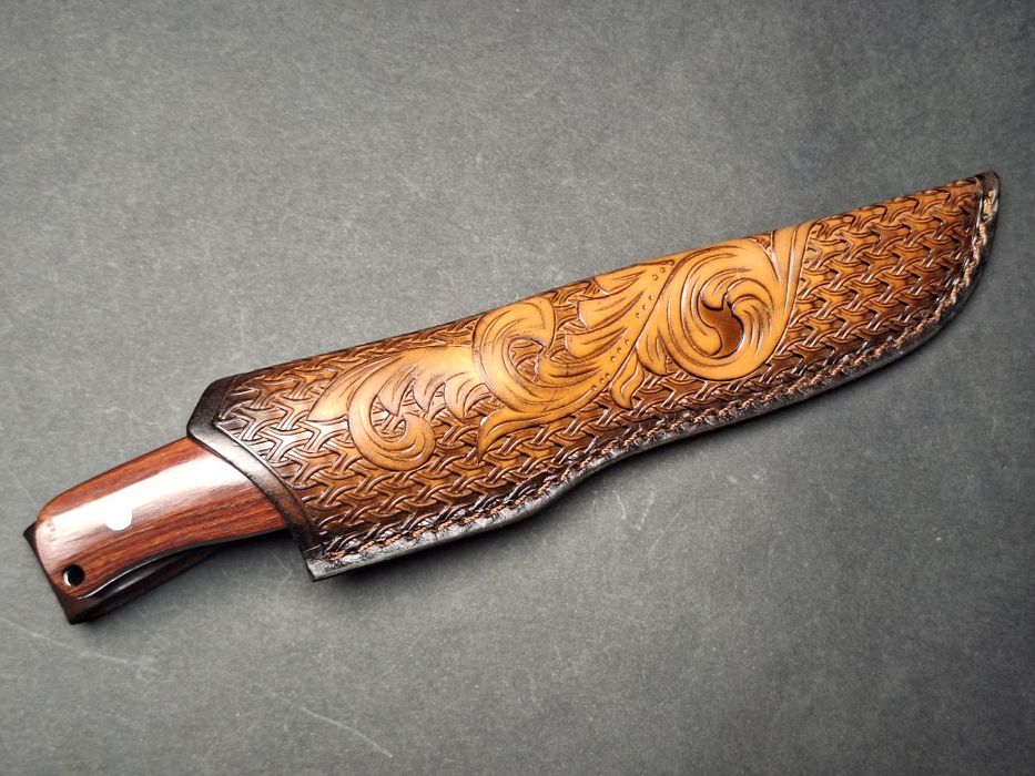 Ловен нож-Ръчна изработка-стомана D2 с кания от телешки кожа