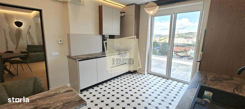 Penthouse cu 4 camere 3 bai si terasa 88 mp in zona Lazaret