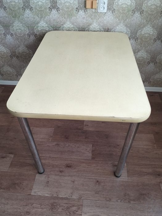 Продам стол большой