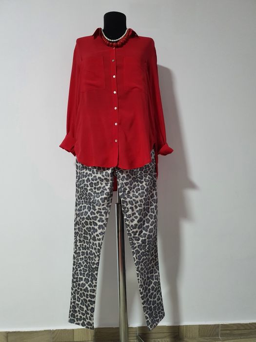 Animal print pantaloni,  model confortabil și în trend;