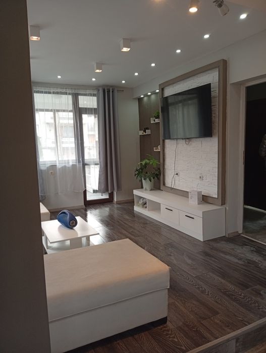 Продава се Къща в с. Орешак, Област Ловеч - 330 кв.м за 402 €/кв.м - Снимка #10