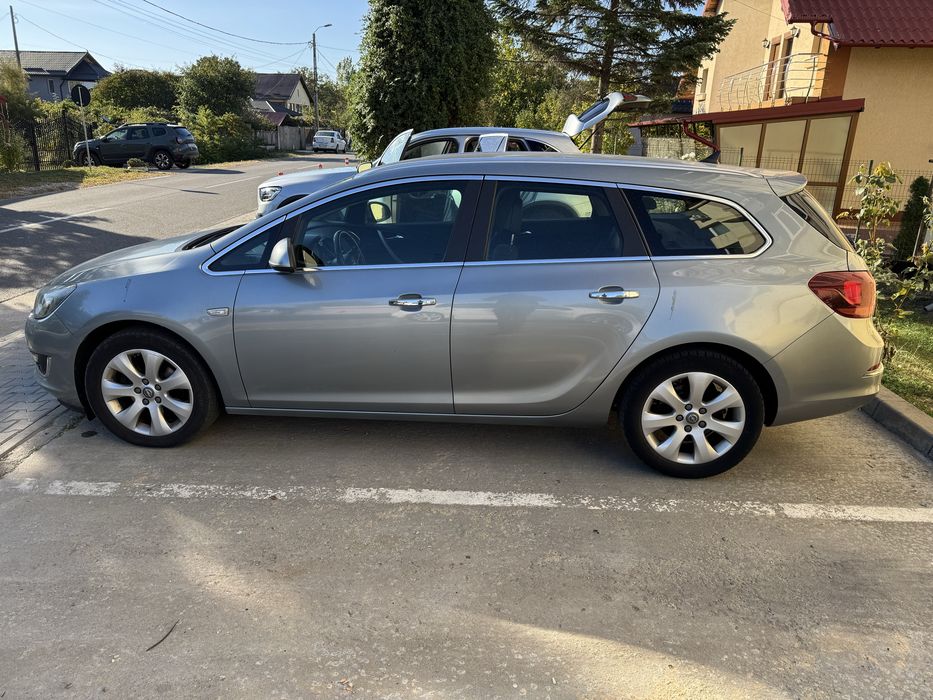 Opel astra J Sports Tourer 2013 - Diesel - Cutie Automata - 2.0CDTI 165 CP - 343.907 km
