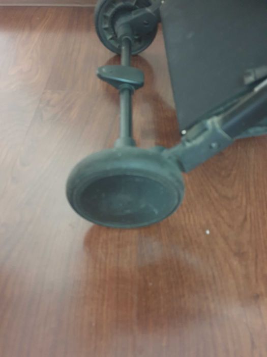 Детская прогулочная коляска