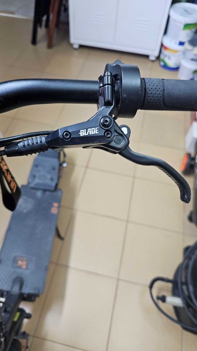 Eлектрическа тротинетка KuKirin G4 на 2086км