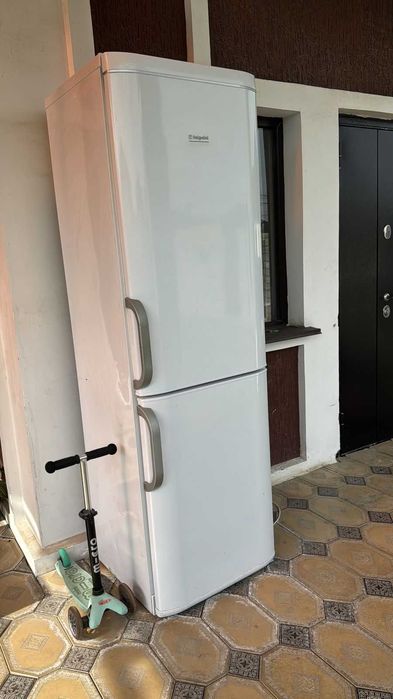 Холодильник Ariston Hotpoint