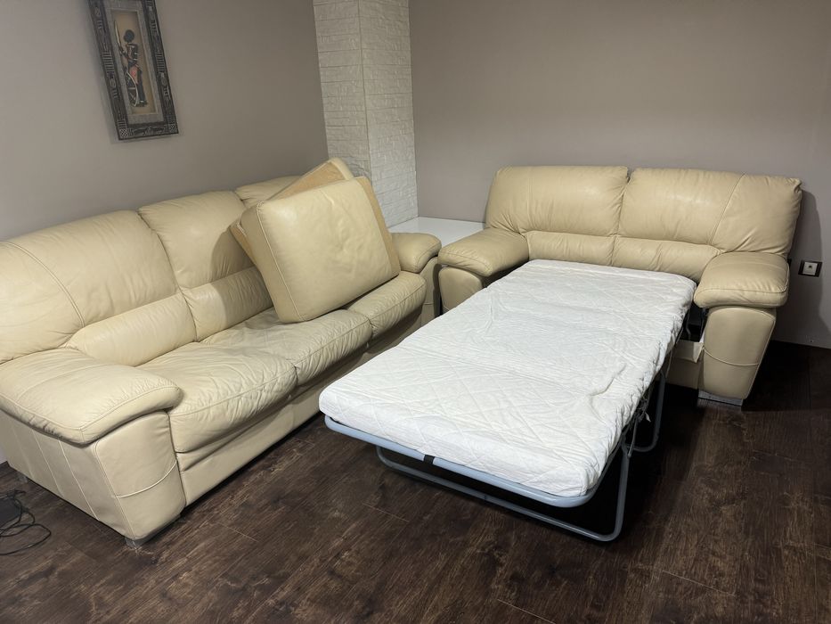 Дивани от естествена кожа.