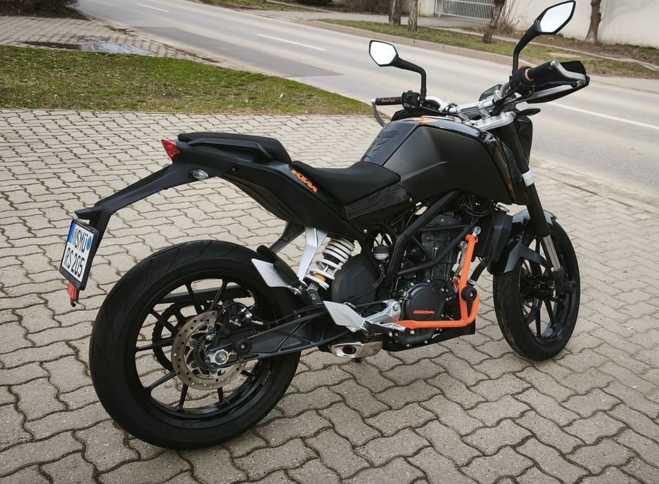 KTM Duke 125 cu ABS, cat. A1