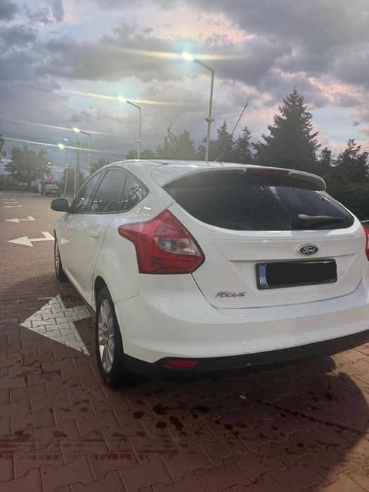 FORD Focus 2011 — imagine 4