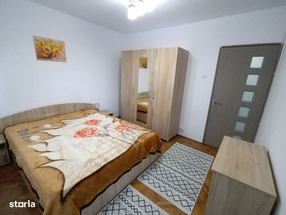 INCHIRIEZ apartament 2 camere decomandat,renovat, zona Centrala