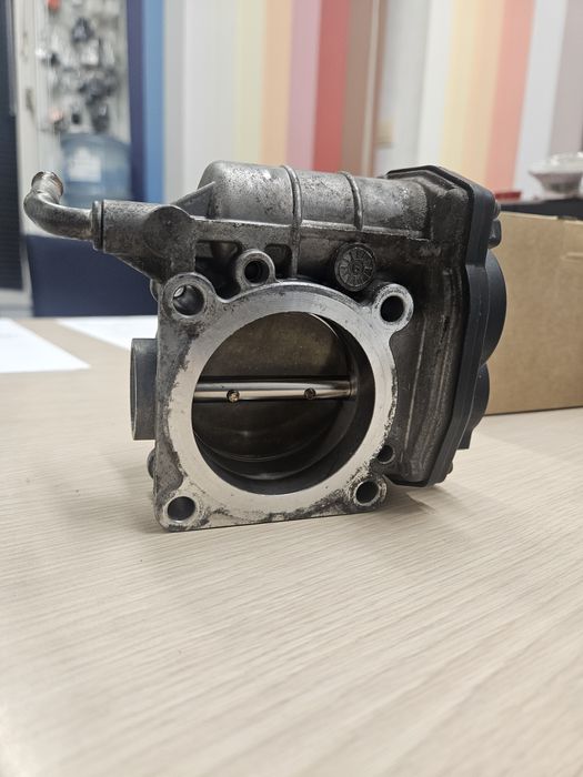 Nissan Qashqai j10 / дроселова клапа /нов/ стар