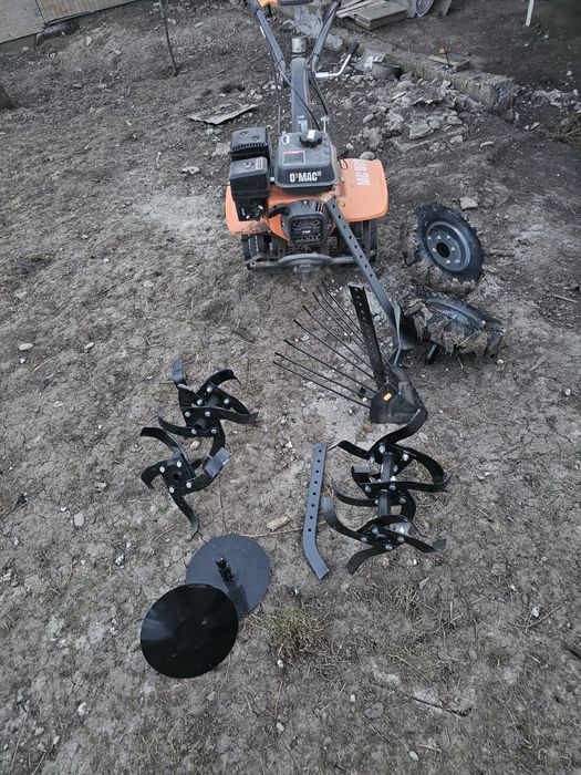 Vând motocultor!