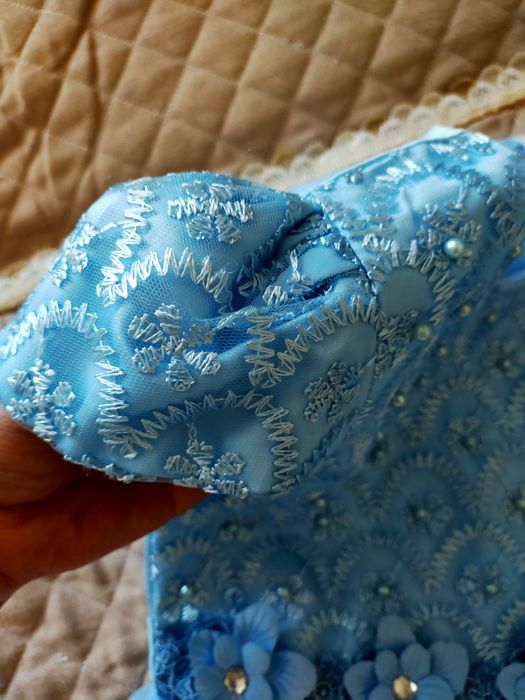 Нарядное платье на девочку