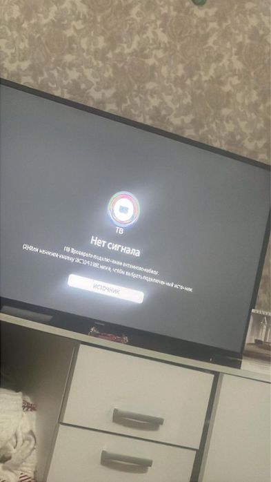 Продам телевизор на запчасти