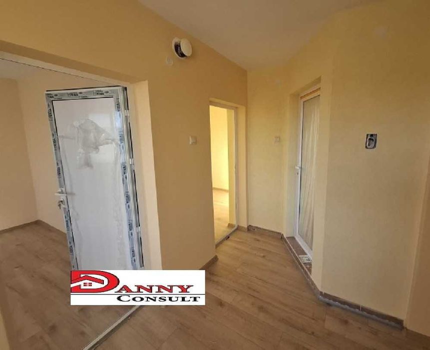 Къща с 5800 кв.м. двор в с. Климентово, обл. В.Търново