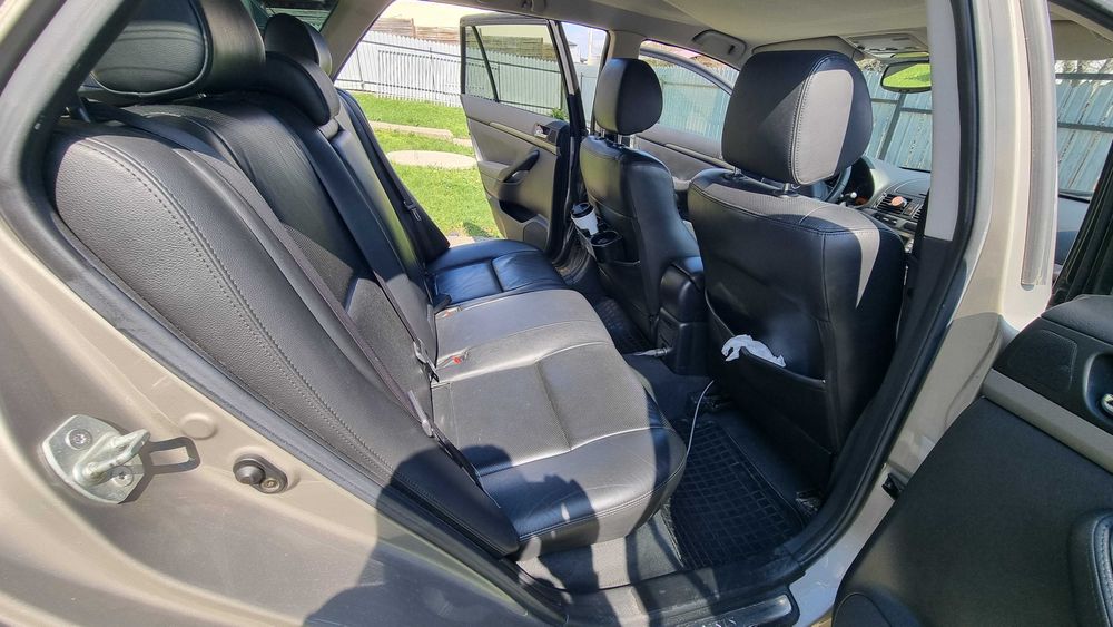 Toyota Avensis T25 Facelift - 2.2 D-CAT 177 CP - Piele