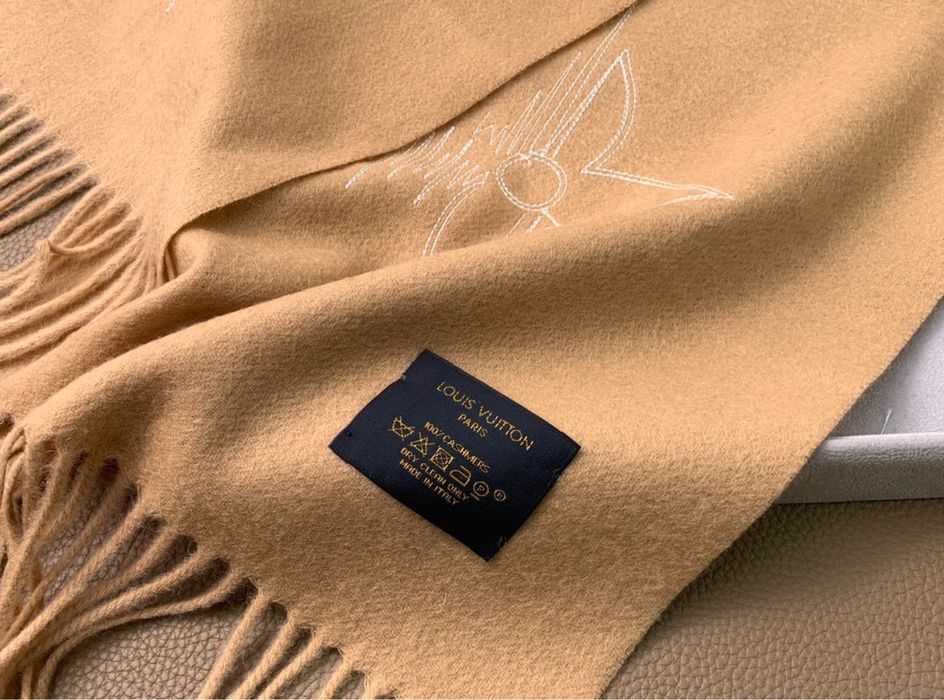 Fular Louis Vuitton , calitate premium , pe comanda , nou