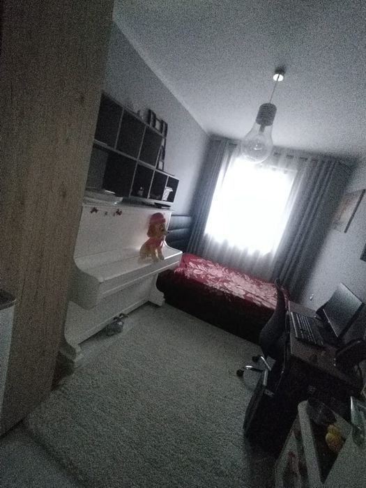 Vând apartament cu 3 camere