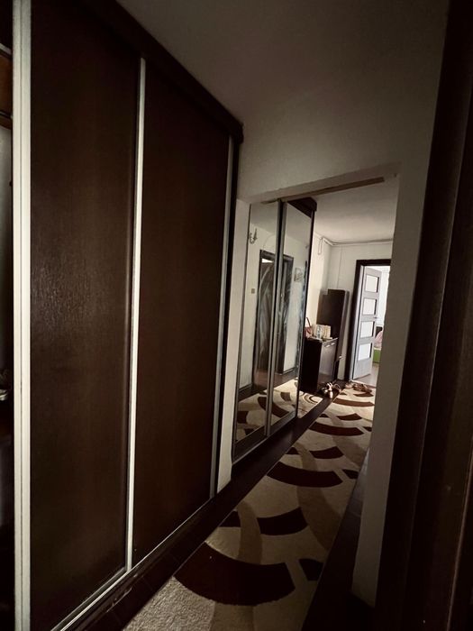INCHIRIEZ Apartament DECEBAL cu Centrala Termica si loc de parcare