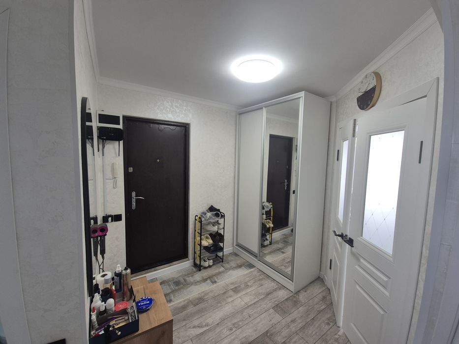 Продаю 2 комн квартиру