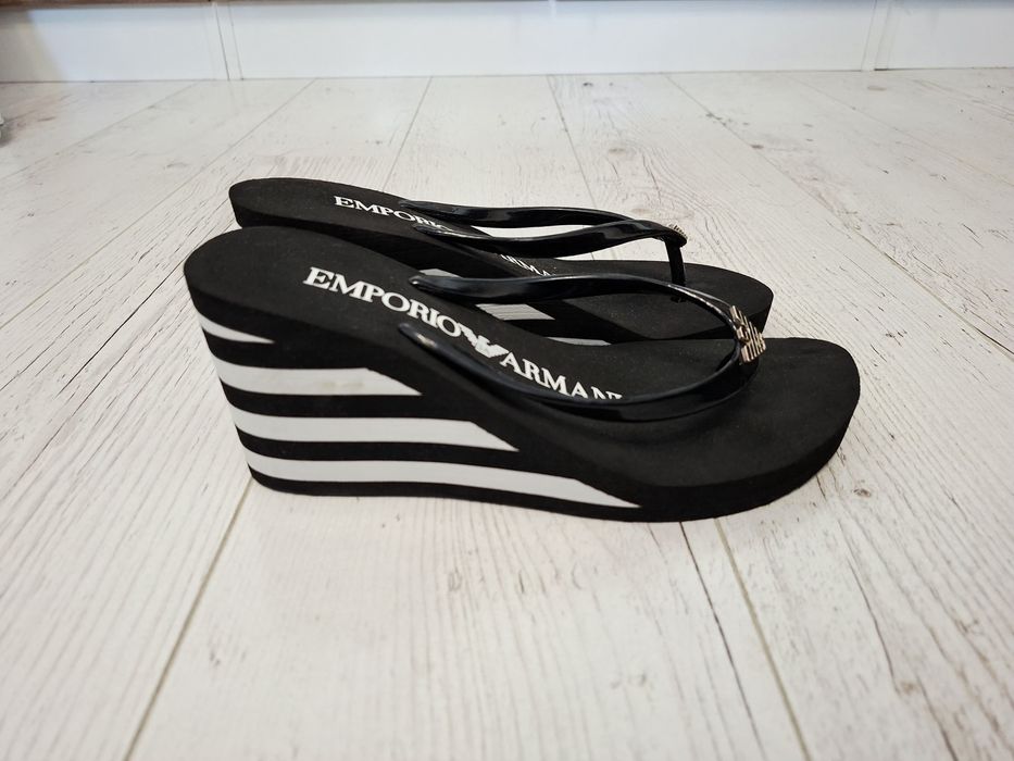 Armani-Ориг. Дамски джапанки Нови!