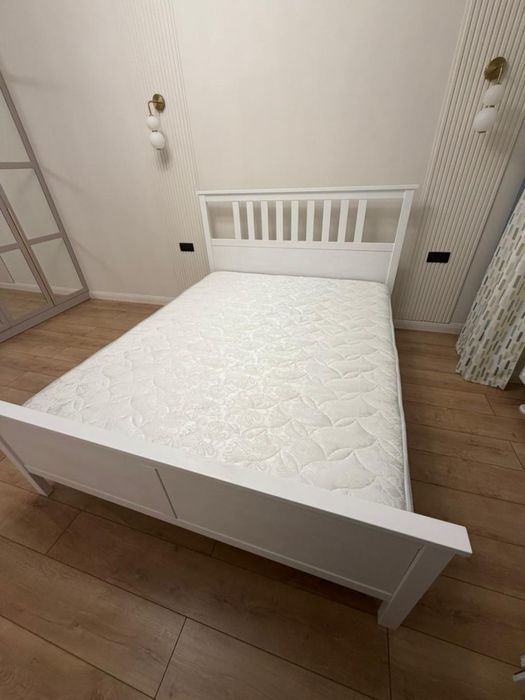 Кровать ИКЕА новая, просто стоит