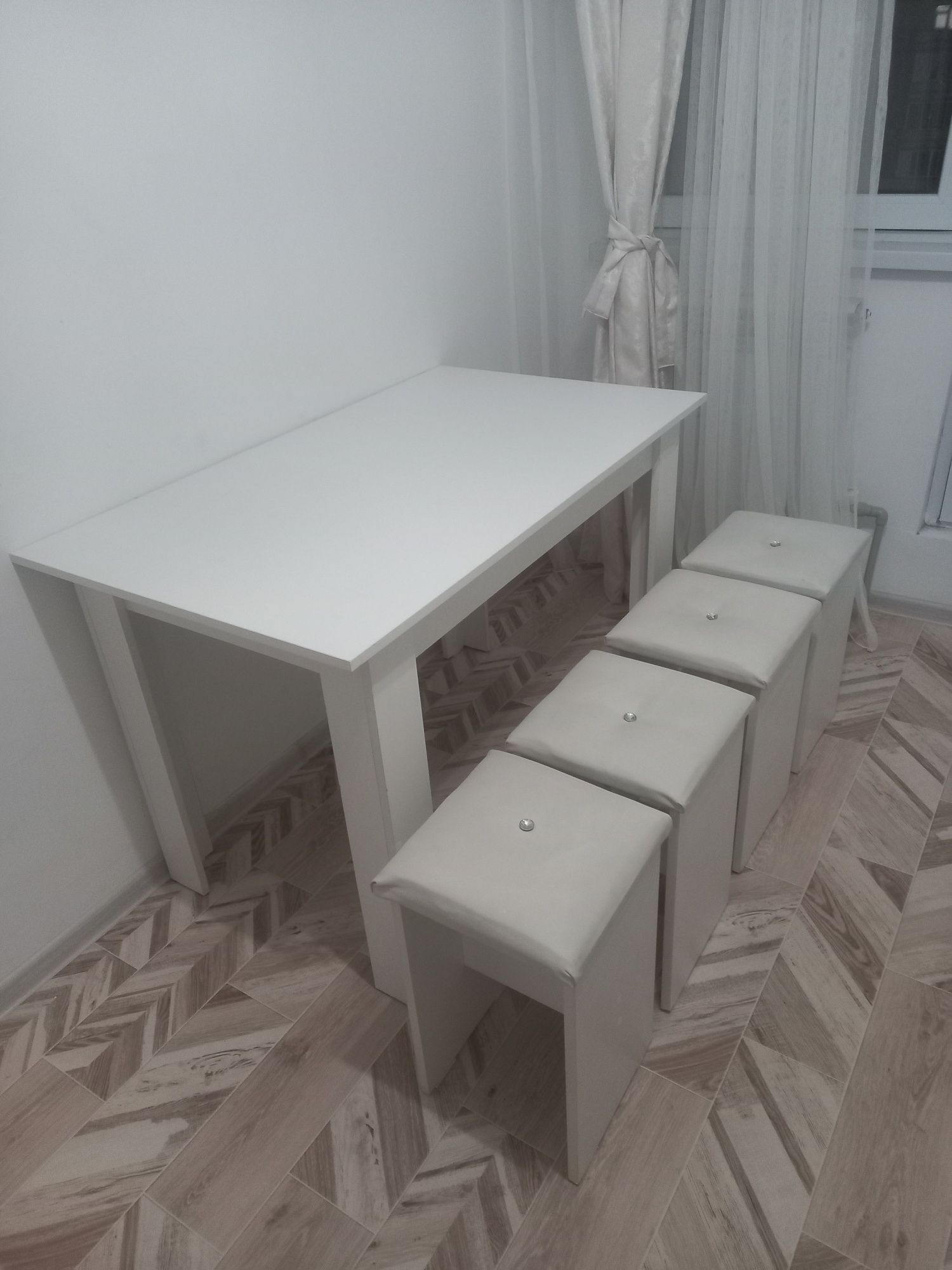 Кухонный стол с табуретками: 23 000 тг. - Кухонная мебель Тараз на Olx