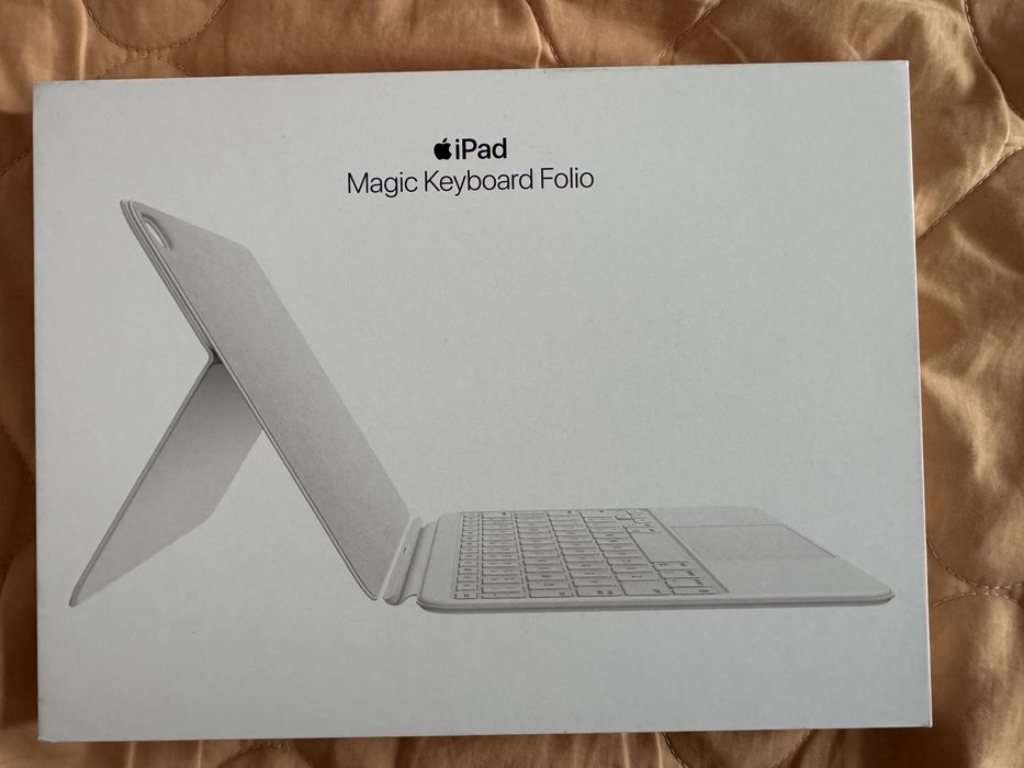ipad 10th Magic Keyboard Folio