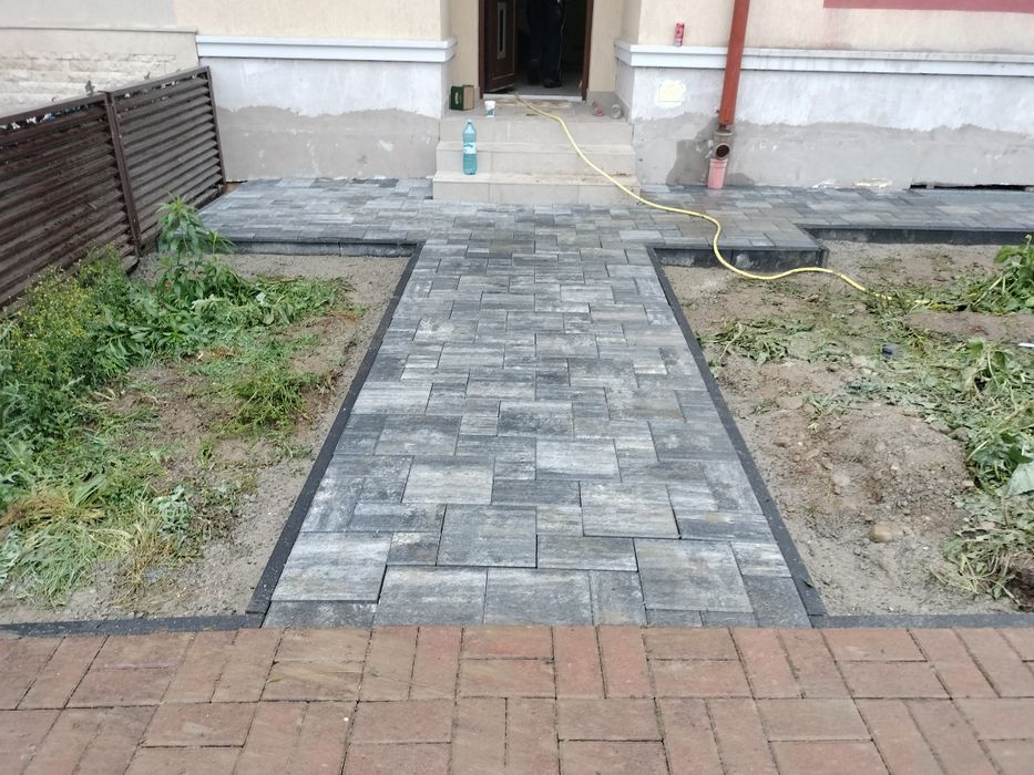 Executam pavaje borduri terasamente parcări industriale stații peco!