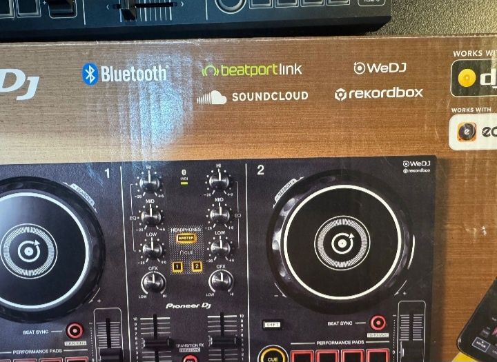 Vand Consola Pioneer DDJ 200 noua
