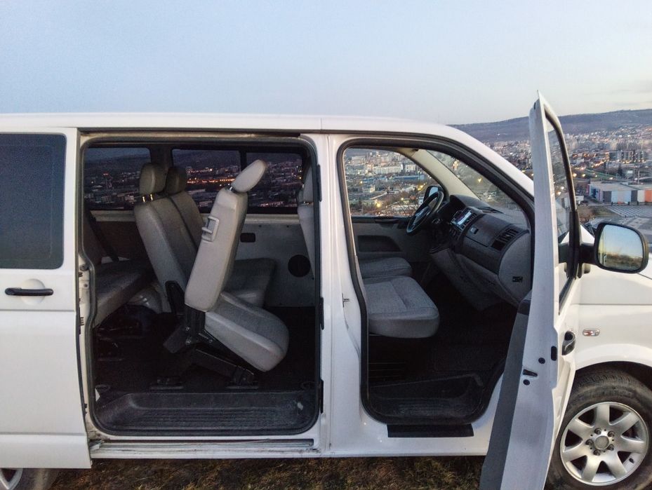 transporter  t5  de 9 locuri  2011  inmatriculat ro