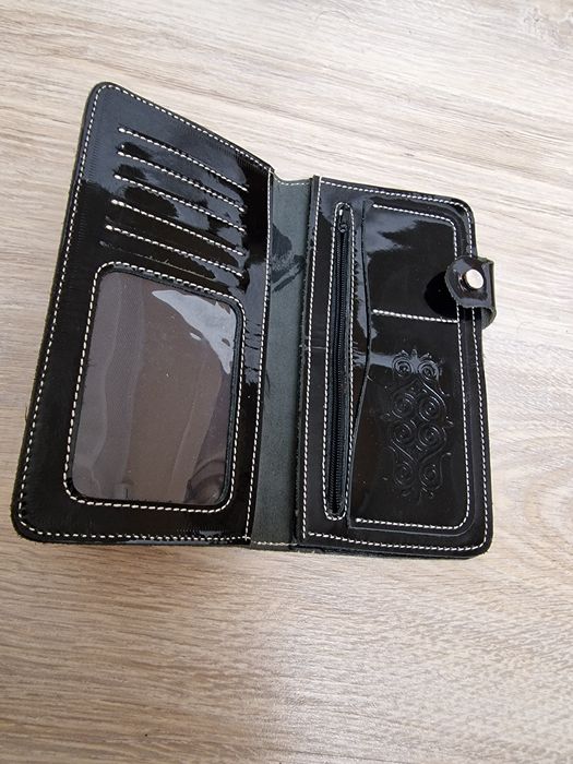 Продается кожанный кошелёк  мужской