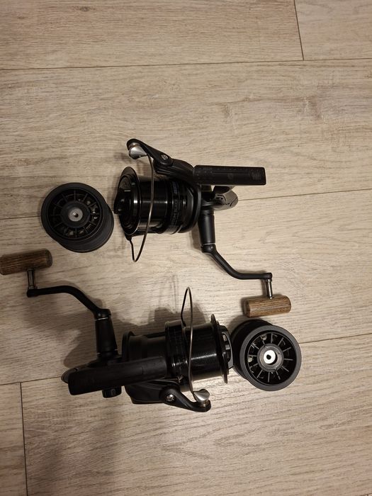 Set de 2 mulinete Okuma Custom BLack, impecabile