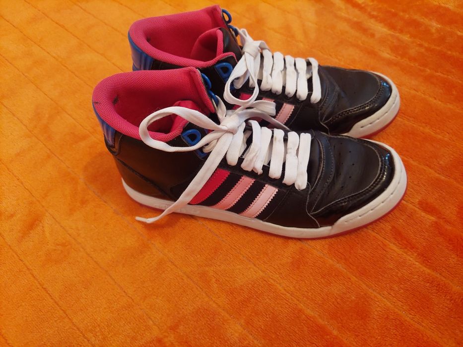 Кецове Adidas ,дамски
