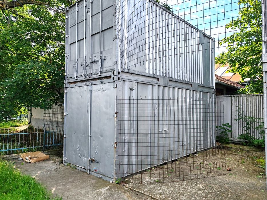 Lot 4 containere de vânzare
