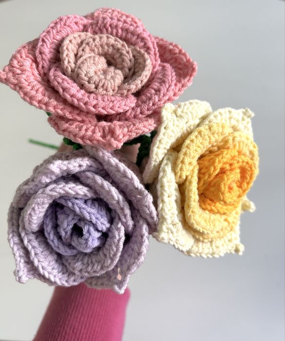 Плетени цветя - лалета ,лавандули, рози, кала и слънчогледи