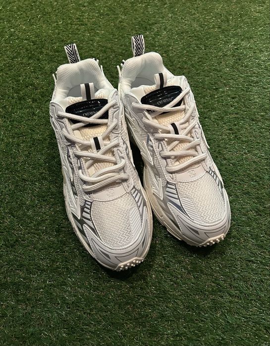 Off white be right back white