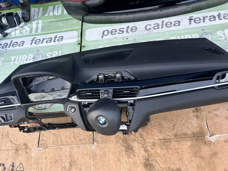 Planșă bord , airbag volan , airbag pasager și centuri față BMW X1 F48