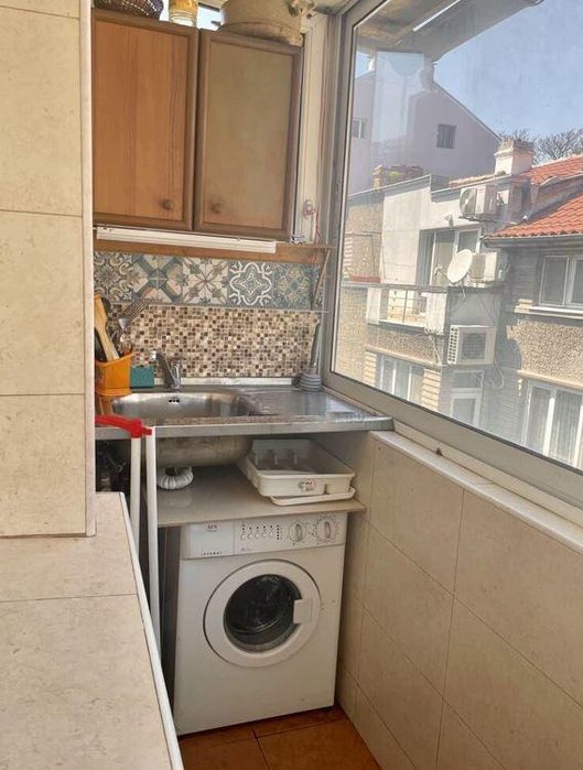 Дава се под наем Едностаен апартамент в Бургас, Център - 30 кв.м за 280.5 € - Снимка #3