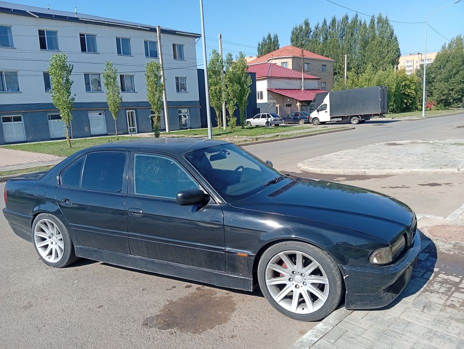 БМБ Е38 сатам наличие