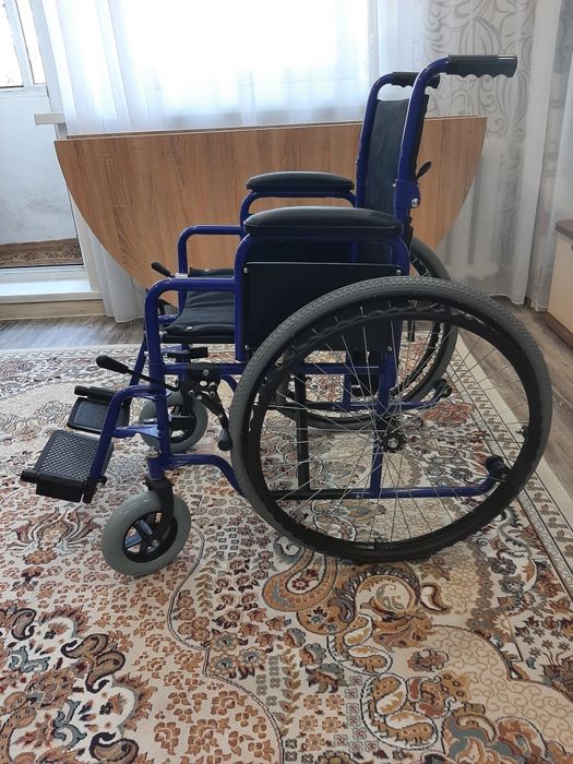 Продаю инвалидную коляску