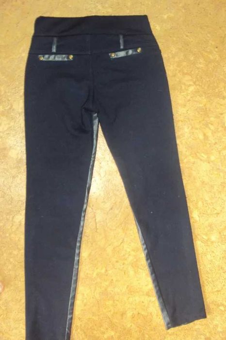 Брючки-лосины на 8-10 лет.