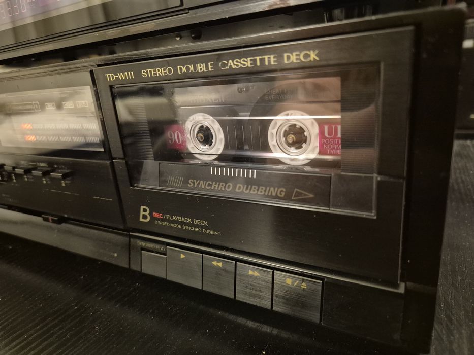Linie JVC si Kenwood servisata compusa din Deck Dublu TD-W111 + BONUS Tuner FX-333L