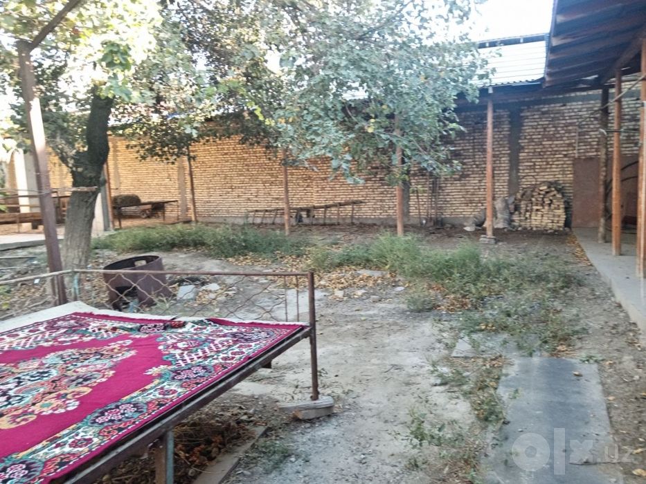 Uchastka hovli sotiladi