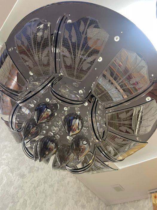 люстра новая продам