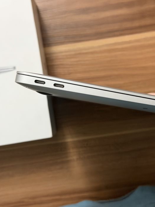 Macbook air M1 256 гб