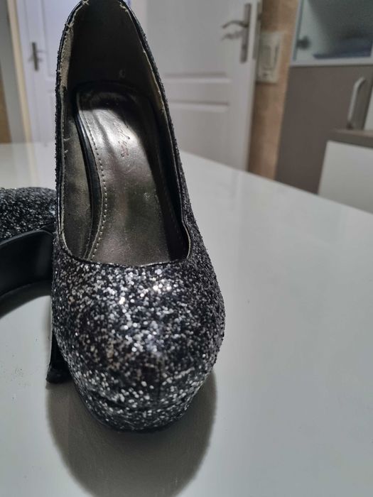 Дамски обувки на ток