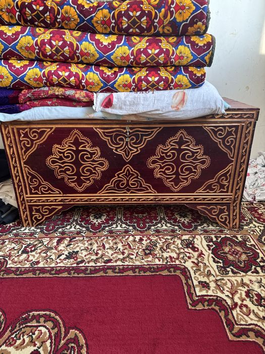 Сандық екі үлкен , 1 кіші сандық . Общий үшеуі