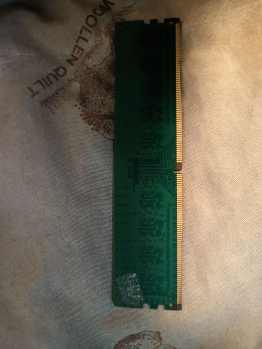 Оперативка ddr4 8gb crucial