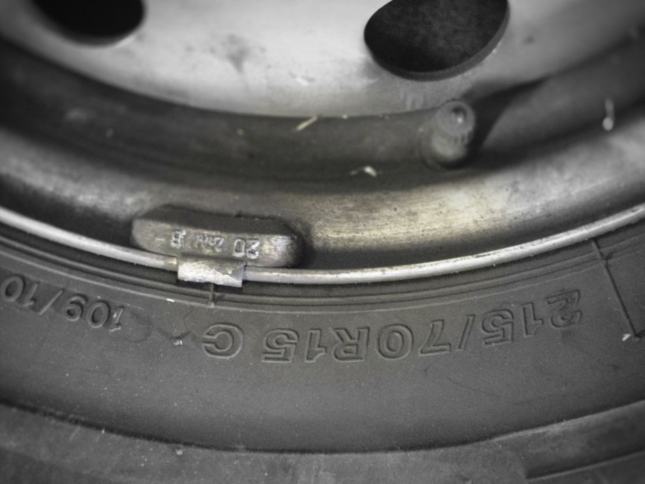 Продавам джанти с гуми