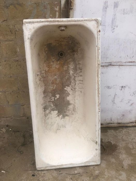 Ванна чугунная в